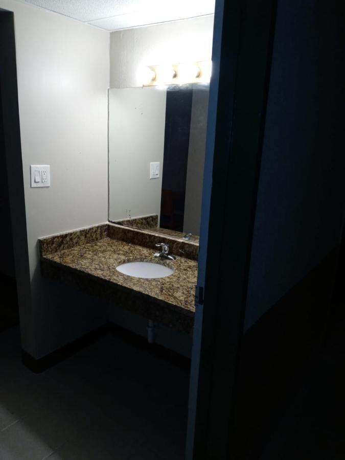 Peachtree Inn & Suites Doraville Exteriör bild